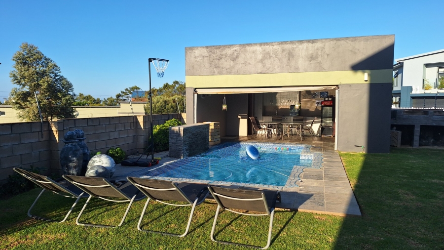 4 Bedroom Property for Sale in Island View Western Cape